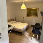 Guest house Bed College