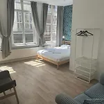 Guest house Bed College