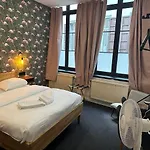 Bed College 3* Namen