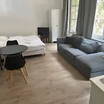 Bed College 3* Namen