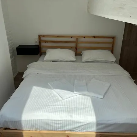 Bed College 3*