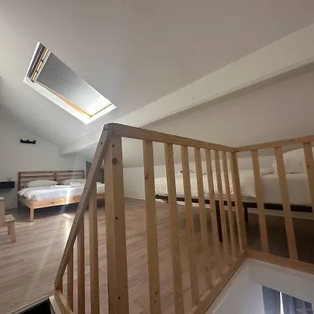 Guest house Bed College 3*
