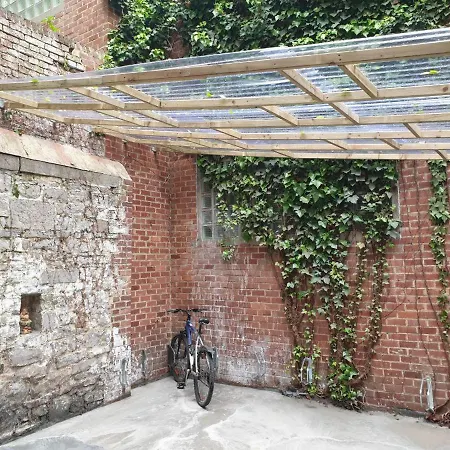 Bed College בית הארחה 3*