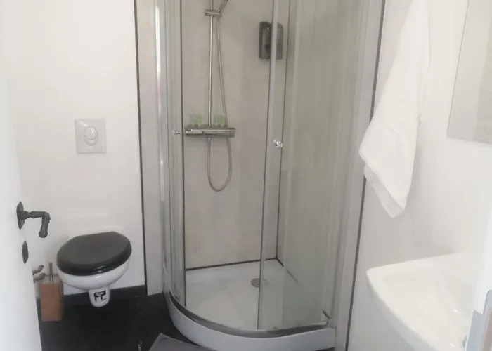 Bed College 3* נמור