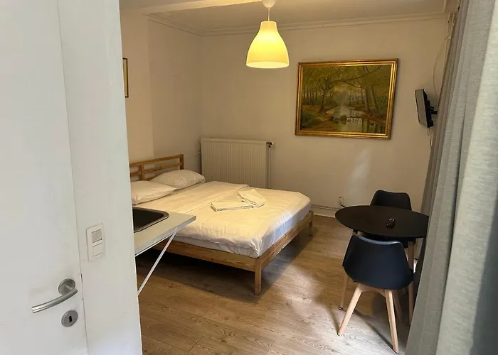 בית הארחה Bed College