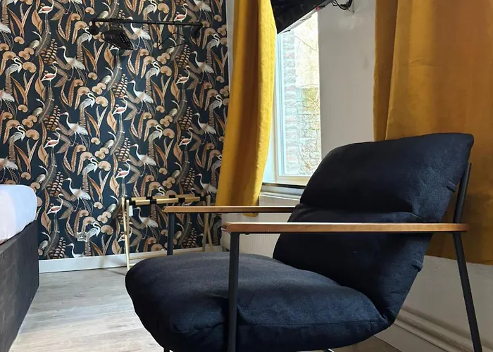 Bed College 3* נמור