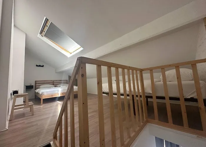 בית הארחה Bed College 3*