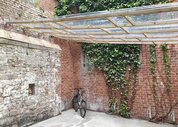 Bed College בית הארחה 3*